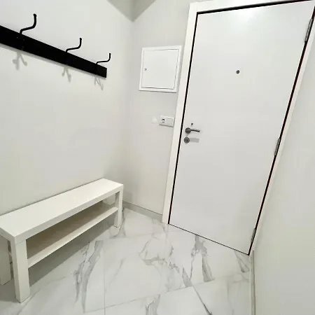 Apartment Aman - Near The By Hd